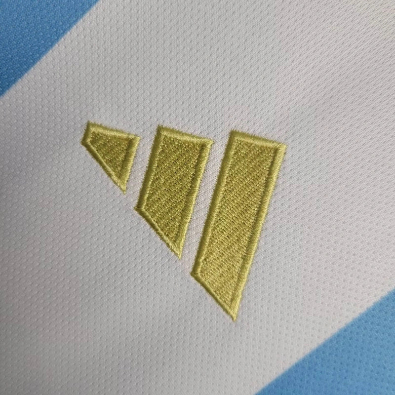 Argentina Lisandro Martínez 25 Home Soccer Jersey 2024/25
